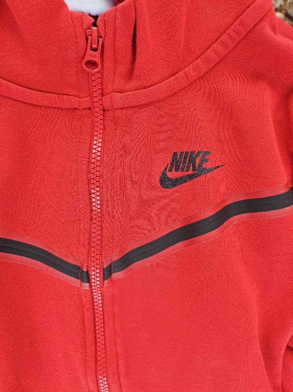 Nike Techical Red Hooded Athletic Jacket Boys Kids M